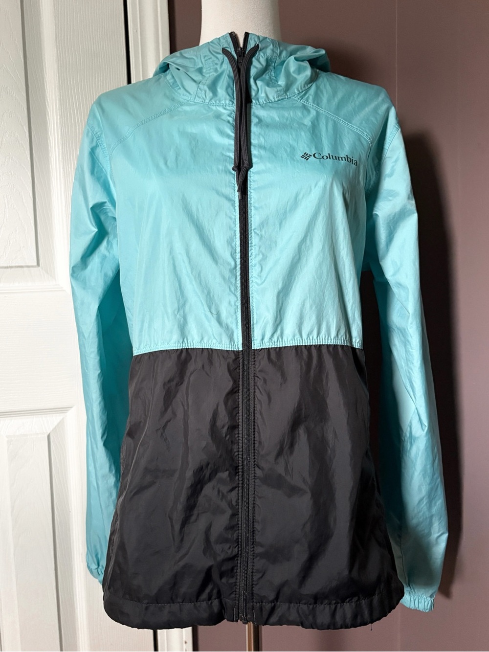 Columbia Women's Windbreaker Size Medium Lightweight Jacket Color-block